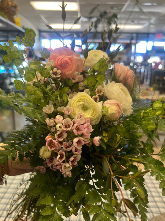Raving for ranunculus - bouquet MDAY